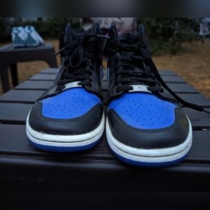 Air Jordan 1 Mid Hyper Royal sz 8.5